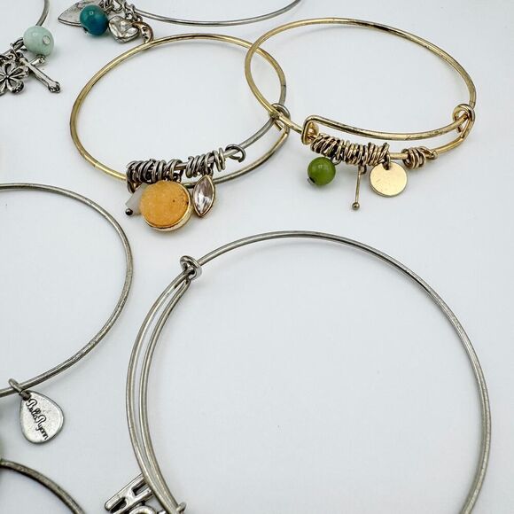 Vintage Charm Bracelets 12 Pieces - Silver Tone & Gold Tone Adjustable Bracelets - Picture 9 of 11